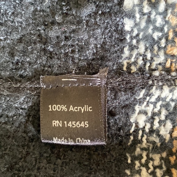 Blanket Infinity Scarf - Picture 9 of 10